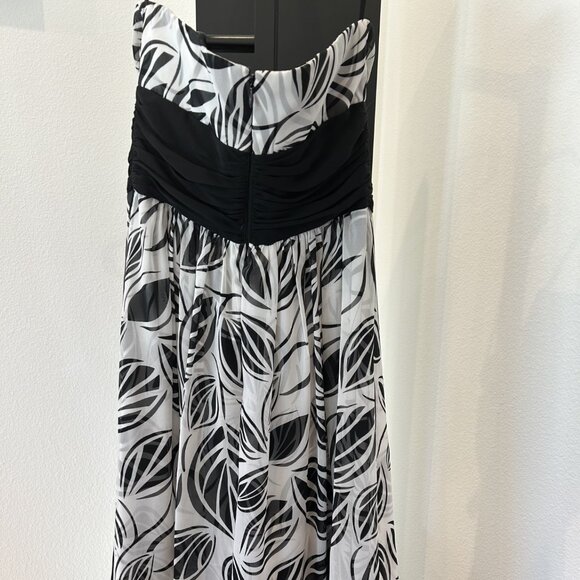 White House Black Market White & Black Floral Leaf Pleated Strapless Dress 4 - Picture 3 of 4